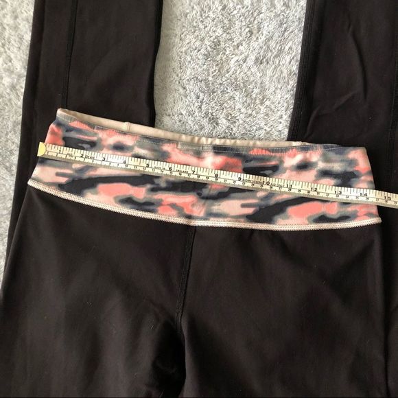 Lululemon skinny grooves black size 6 - Picture 2 of 7